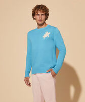 Men Cotton and Cashmere Crewneck Sweater Turtle Tropezian blue front worn view