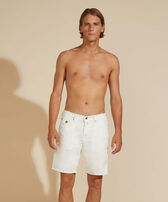 Men 5-Pockets Bermuda Shorts Resin Print Ronde des Tortues Off white front worn view