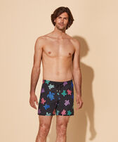 Men Swim Shorts Embroidered Tortue Multicolore - Limited Edition Nero vista frontale indossata