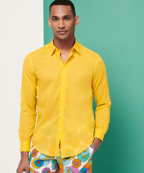 Hombre Autros Liso - Camisa en gasa de algodón de color liso unisex, Yellow vista frontal de hombre desgastada