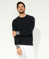Solid Pullover mit Rundhalsausschnitt für Herren Marineblau Vorderseite getragene Ansicht