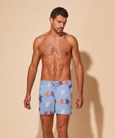 Men Swim Shorts Embroidered Tortue Multicolore - Limited Edition Divine vista frontale indossata