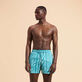 Pantaloncini mare uomo elasticizzati in maglia aran Thalassa vista frontale indossata