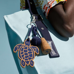 Schildkröten-Schlüsselanhänger aus Kork Marineblau Details Ansicht 3