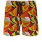 1984 Invisible Fish Badeshorts mit Stickerei für Herren – Limited Edition Erde Vorderansicht