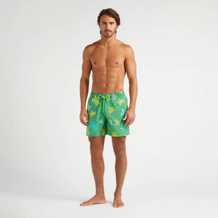 Maillot de bain homme brodé Tortue Multicolore Jungle vue portée de face