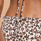 Braguita de bikini de corte brasileño con tiras anudadas en los laterales y estampado Turtles Leopard para mujer Straw detalles vista 1