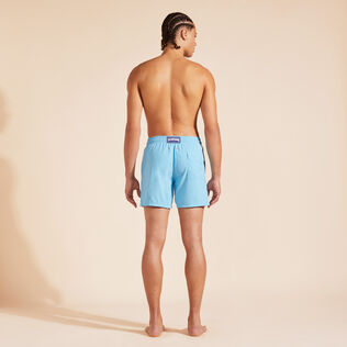 Pantaloncini mare uomo idroreattivi Splash Santorini vista indossata posteriore