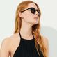 Gafas de sol de color liso unisex Negro vista frontal desgastada