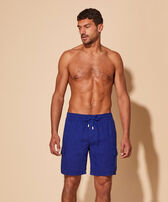Einfarbige Leinen-Bermudashorts mit Cargotaschen für Herren Ink Vorderseite getragene Ansicht