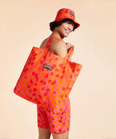 Bolso de playa en lino con estampado New Leopard Albaricoque vista frontal desgastada