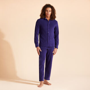 Men Terry Lightweight Shirt Solid Midnight 正面穿戴视图