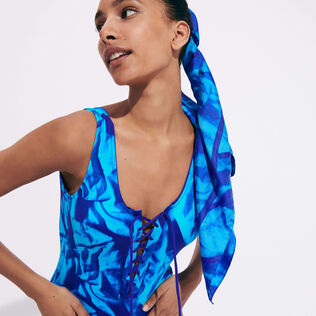 Pañuelo de seda unisex con estampado Les Draps Froissés Azul neptuno detalles vista 1
