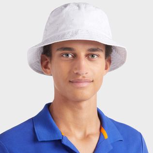 Embroidered Bucket Hat Turtles All Over White 正面穿戴视图