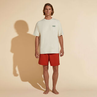 Camiseta de algodón de color liso para hombre - Vilebrequin x Highsnobiety Tofu vista frontal desgastada