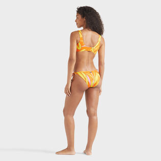Madrague Bikinihose zum seitlichen Binden für Damen Apricot Rückansicht getragen