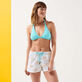 Iridescent Flowers of Joy Badeshorts mit Stickerei für Damen Weiss Vorderseite getragene Ansicht