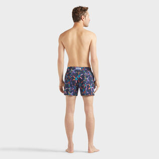 Bañador corto elástico con estampado Disco Stars para hombre Azul marino vista trasera desgastada