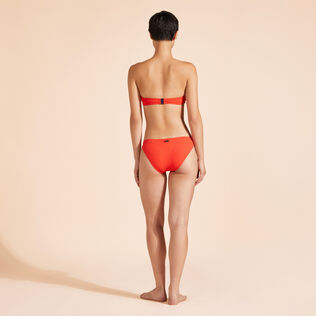 Vichy Jacquard Bandeau-Bikinioberteil mit Ring für Damen Mohnrot Rückansicht getragen