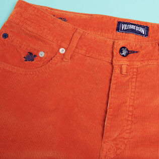 Pantalón recto de terciopelo con cinco bolsillos para hombre Rust detalles vista 3