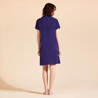 Vestido tipo polo en felpa de color liso para mujer Midnight vista trasera desgastada