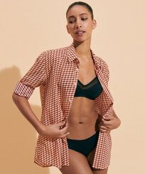 Leichtes Micro Mouettes Unisex-Hemd aus Baumwollvoile Straw Frauen Vorderansicht getragen