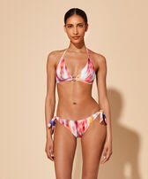 Top de bikini anudado alrededor del cuello con estampado Ikat Flowers para mujer Multicolores vista frontal desgastada