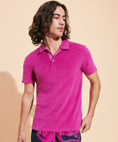 Polo de color liso en tejido jacquard para hombre Morado vista frontal desgastada