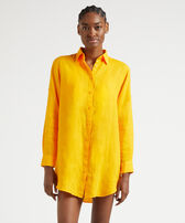 Chemisier donna in lino tinta unita Mango vista frontale indossata
