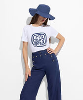 T-shirt donna in cotone biologico - Vilebrequin x Ines de la Fressange Bianco vista frontale indossata