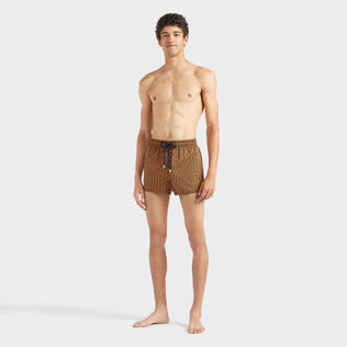 Kurze Graphic Wrinkles Badeshorts für Herren Marineblau Vorderseite getragene Ansicht