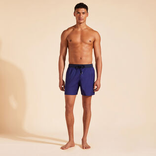 Super 120S Woll-Badeshorts für Herren Midnight Vorderseite getragene Ansicht