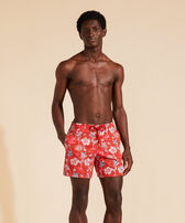 Men Swim Shorts Embroidered Tropical Turtles - Limited Edition Brick vista frontale indossata