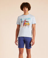Camiseta en algodón con estampado Surf y Mini Moke para hombre Cielo azul vista frontal desgastada
