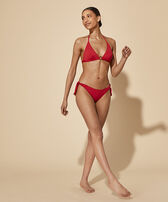 Braguita de bikini con tiras de atado lateral y estampado Plumetis para mujer Moulin rouge vista frontal desgastada