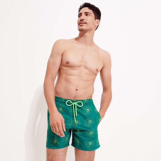 Bañador bordado con estampado Hypno Shell para hombre de edición limitada Linden vista frontal desgastada