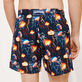 Bañador con estampado Neo Medusa para hombre Azul marino vista trasera desgastada