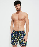男士 Stars Gift 刺绣游泳短裤 - 限量版 Navy 正面穿戴视图