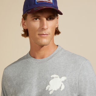 Camiseta de algodón con manga larga y parche de tortuga para hombre Gris jaspeado detalles vista 2