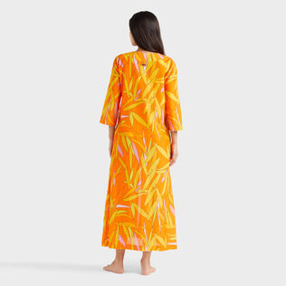 Madrague Kaftan aus Baumwolle und Seide für Damen Apricot Rückansicht getragen