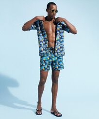 Chanclas de playa con estampado Piranhas para hombre Azul marino vista frontal desgastada