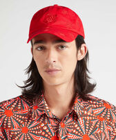 Cappellino con ricamo integrale Turtles Moulin rouge vista frontale indossata