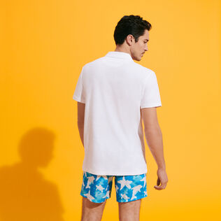 Solid Polohemd aus Jacquard für Herren Weiss Rückansicht getragen