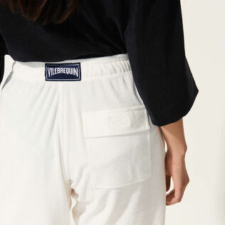 Bermudas de color liso para hombre y mujer Blanco tiza detalles vista 3