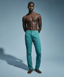 Micro Ronde des Tortues Light Gabardin 5 pockets pants Emerald front worn view