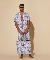 Borsa da spiaggia unisex in lino Riviera Ink uomini vista indossata frontale