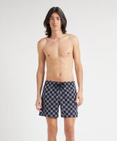 男士 VBQ Turtles Monogram 刺绣游泳短裤 - 限量版 Navy 正面穿戴视图