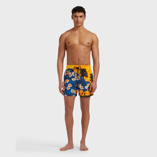 Men Swim Shorts Hawain Mix - VBQ x Palm Angels Corn 正面穿戴视图