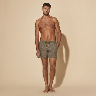 Maillot de bain homme brodé Hermit Crabs Olivier vue portée de face