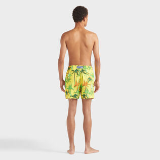 Pantaloncini mare uomo ultraleggeri e ripiegabili Palms Offset Sole vista indossata posteriore